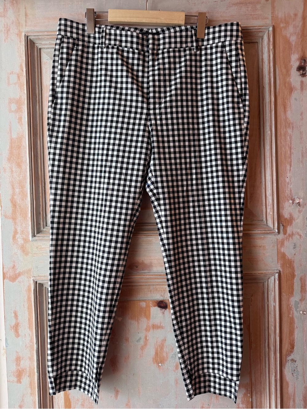 Zara Black and White Gingham Cropped Ankle Pants. Size 10